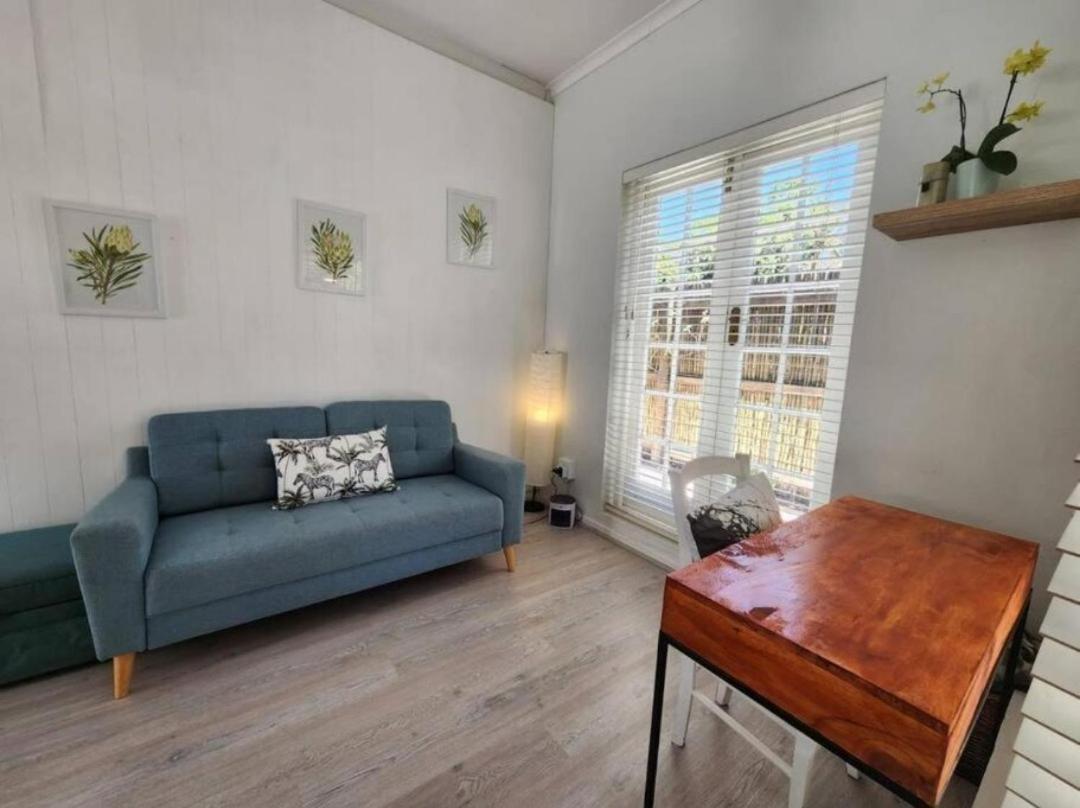 Crinum House And In Bloubergstrand *
