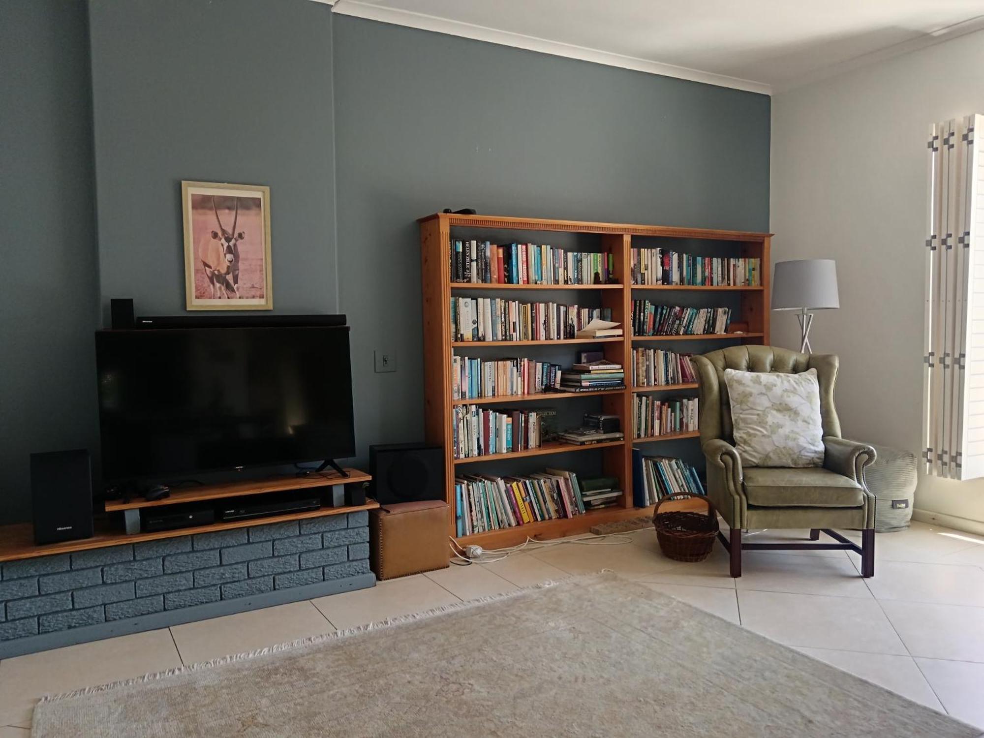 Holiday home Crinum House And In Bloubergstrand *