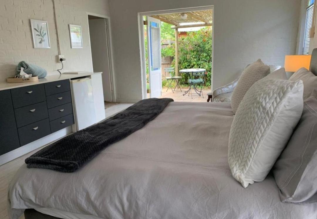 Holiday home Crinum House And In Bloubergstrand *