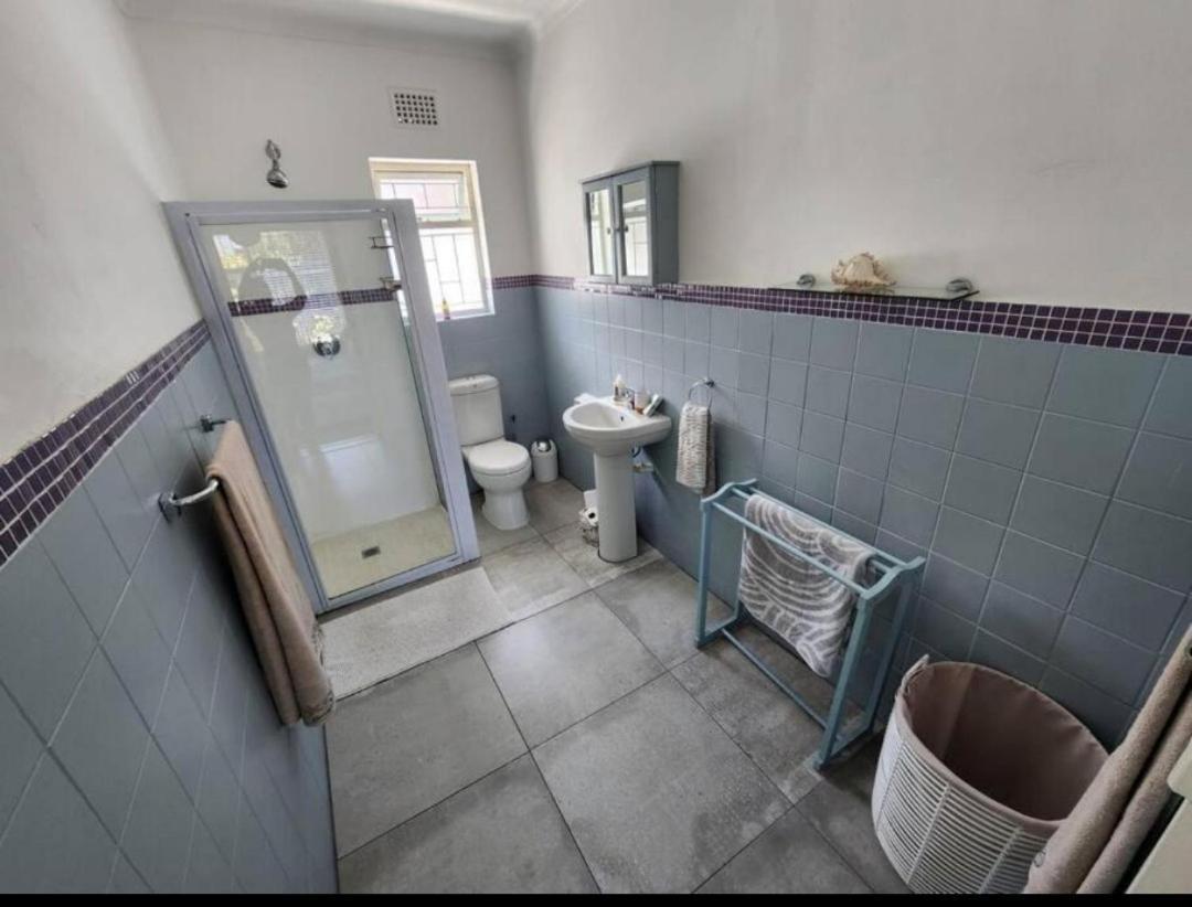 Holiday home Crinum House And In Bloubergstrand